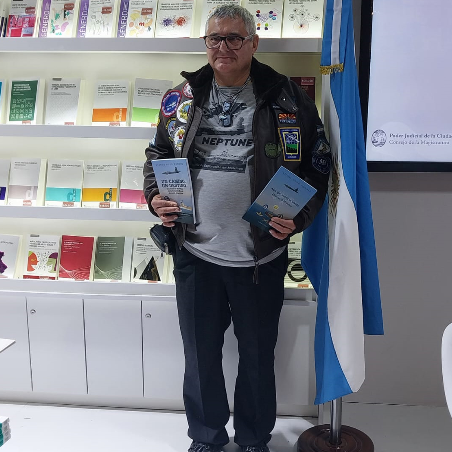 Feria del libro 2025
Presentación libros de Victor Hugo Mondín, VGM